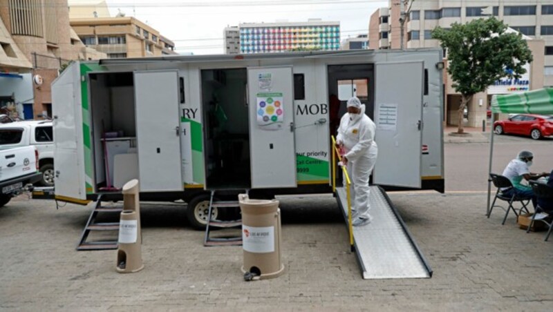 Ein mobiler Covid-19-Testcontainer in Pretoria (Bild: AFP)