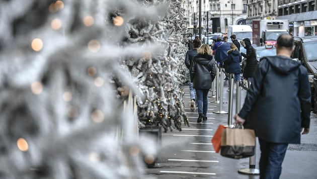 Die zuerst in Großbritannien gefundene Coronavirus-Mutation hat jetzt auch Frankreich erreicht. (Bild: AFP )