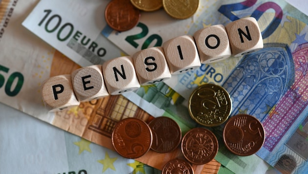 A "Krone" ismeri a jelenlegi számokat a 2025-ös nyugdíjemelésekre vonatkozóan, amelyek bőkezűek lesznek. (Bild: APA/BARBARA GINDL)