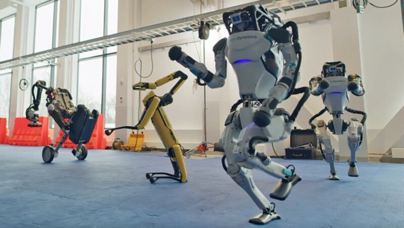 Die Roboter von Boston Dynamics verfügen über hochentwickelte Bewegungsmuster, in einem Video ließ der Hersteller sie kürzlich sogar tanzen. (Bild: Boston Dynamics)