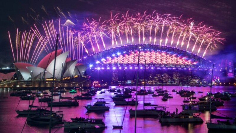 Feuerwerk vor der Oper in Sydney (Bild: Photo/Mark Baker)