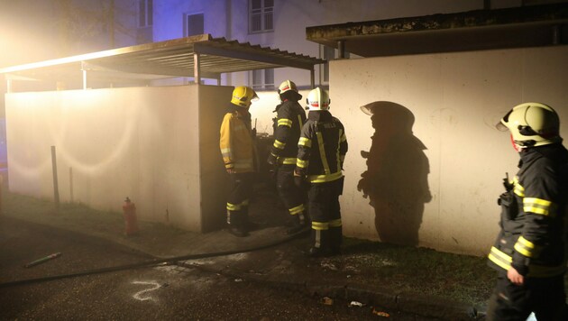 Gleich mehrere Müllcontainerbrände beschäftigten in der Silvesternacht die Welser Polizei: Brandstiftungen! (Bild: laumat.at/Matthias Lauber)