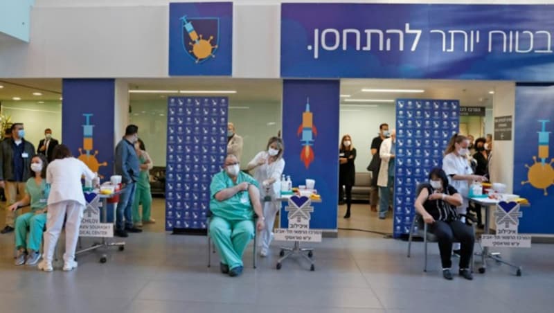 Impfstationen im Ichilov-Spital in Tel Aviv (Bild: AFP)