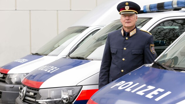 Landespolizeidirektor Hans-Peter Ludescher setzt zuerst auf Information. Wenn das nichts hilft, greifen seine Mitarbeiter durch. (Bild: Mathis Fotografie)