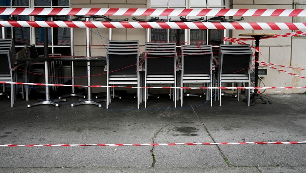 Ein geschlossenes Lokal in Salzburg (Bild: APA/Barbara Gindl)