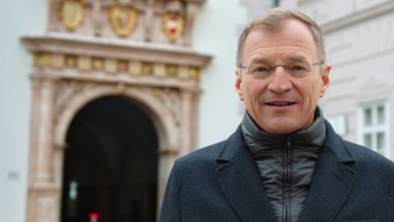 LH Thomas Stelzer vor dem Linzer Landhaus (Bild: OÖVP)