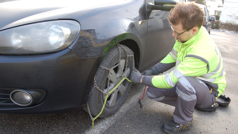 The ÖAMTC is appealing to all road users to find out about the road conditions before setting off and to always carry snow chains when driving at higher altitudes. (Bild: ÖAMTC/Gurtner)