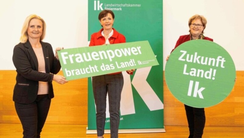 Neue Initiative: Gabi Lechner (WKO), Maria Pein (Landwirtschaftskammer) und Landesbäuerin Auguste Maier (v. li.). (Bild: LK/Danner)