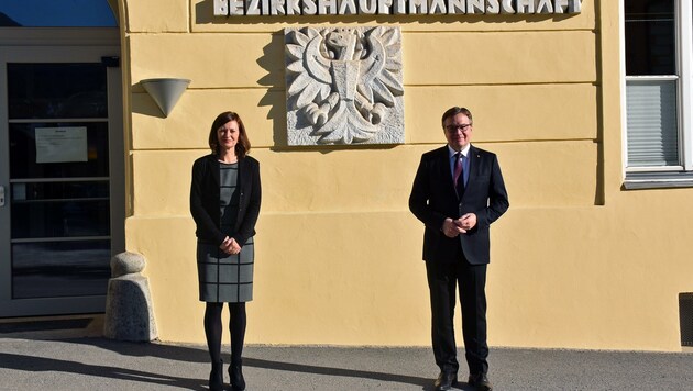 Ein freudiger Imst-Besuch von LH Günther Platter: die offizielle Vorstellung der neuen Bezirkshauptfrau Eva Loidhold (Bild: Land Tirol)