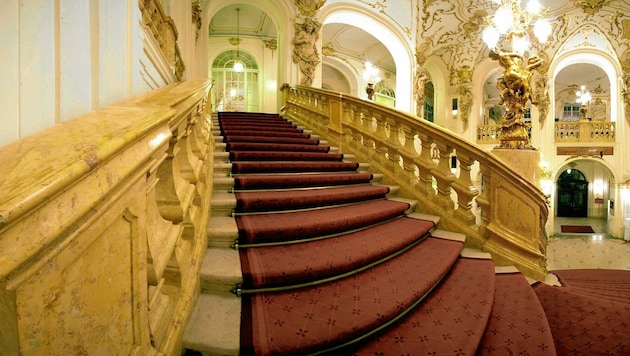 Gähnende Leere statt Society-Auflauf auf der Treppe: Auch die Grazer Oper muss heuer auf die Redoute verzichten. (Bild: Oper Graz)