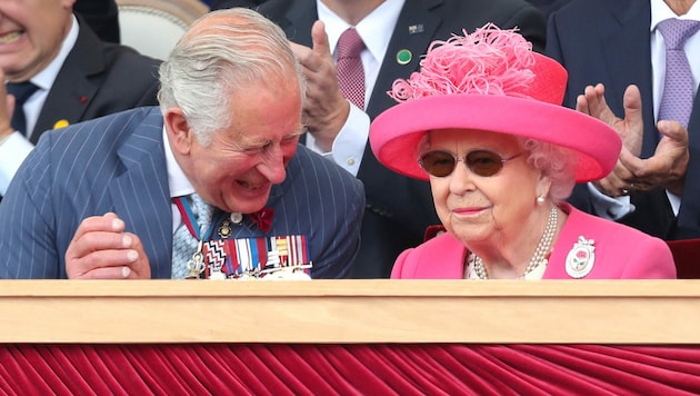 Prinz Charles und Queen Elizaberth II. (Bild: APA/Photo by Chris Jackson /POOL/AFP)