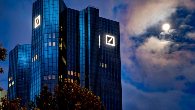 The German bank president and head of Deutsche Bank expects a further decline in bank branches in Germany. (Bild: AP)