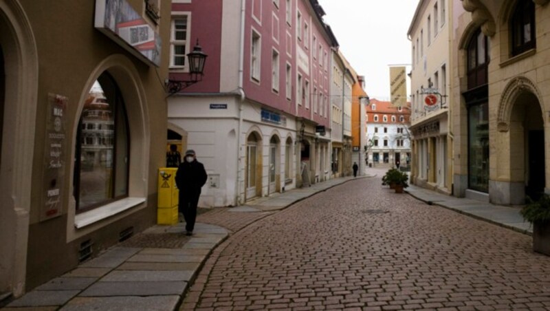 Lockdown in Deutschland: Erst ab 7. März sollen Geschäfte dort wieder öffnen können, wo es regional drei Tage lang nicht über 35 Neuinfektionen pro 100.000 Einwohnern und sieben Tagen gibt. (Bild: AP)