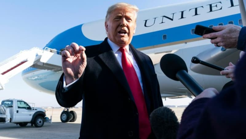 US-Präsident Donald Trump findet, dass seine Worte bei einer Rede, die unmittelbar zum Sturm auf das Kapitol geführt hat, „vollkommen angemessen“ waren. (Bild: AP)