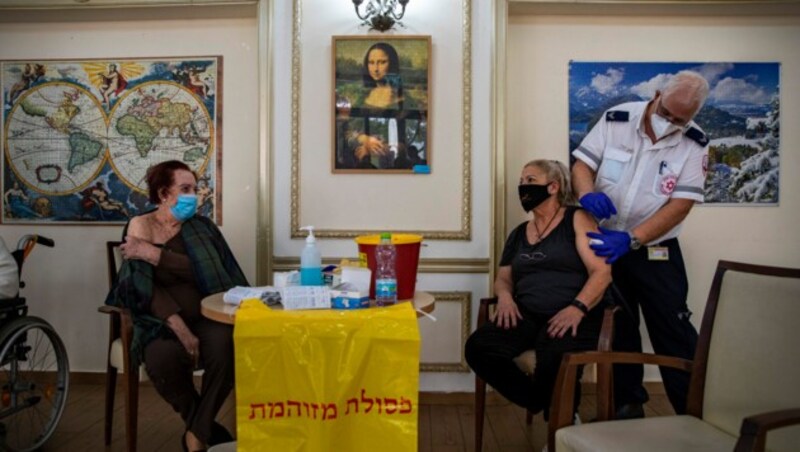 Bisher wurden in Israel mehr als 1,9 Millionen Menschen geimpft. (Bild: AP)