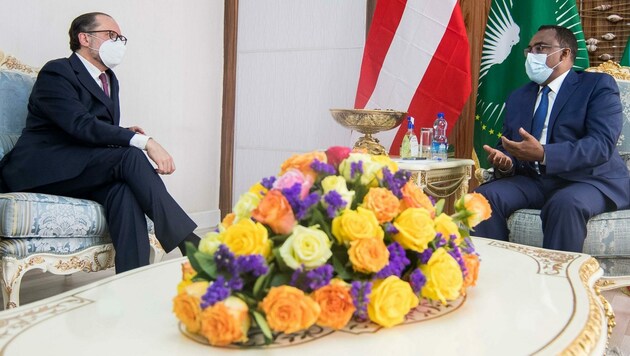 Außenminister Schallenberg mit Amtskollege Mekonnen (Bild: Michael Gruber)