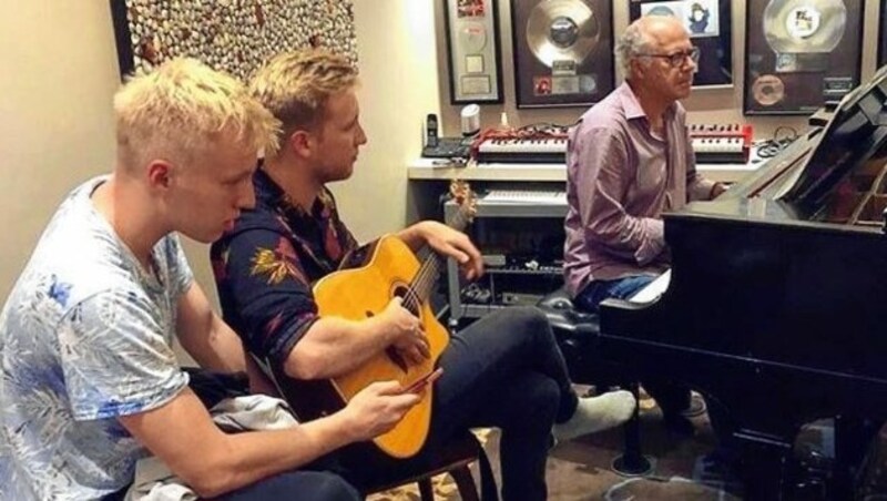 Bei legendären Musikern wie Jeffrey Franzel in New York lernen die Brüder das „Hit-Schreiben“. Einer Teilnahme an einer Castingshow haben sie sich stets verweigert: „Da ist nichts authentisch“, so das Urteil. Nico und Laurin gehen lieber ihren eigenen Weg - und das ist gut so! (Bild: Brofaction)