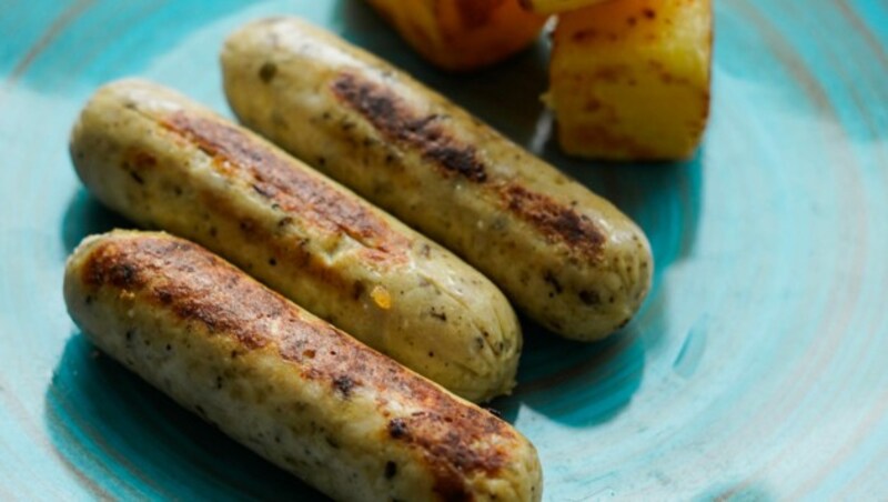 Auf Pilze baut die Mühlviertler Fleischlos-Linie Hermann bei der Produktion von Würstchen (Bild) und Co. genauso wie etwa Rebel Meat. (Bild: Markus Wenzel)