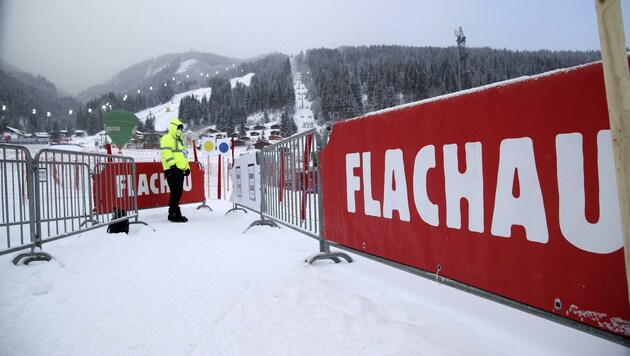 Sperrgitter: Normalität im Weltcup im Corona-Winter, auch in Flachau. (Bild: Tröster Andreas)