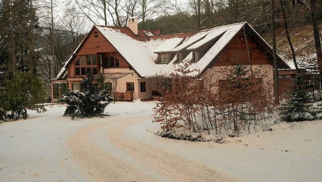 In diesem Haus wurden die beiden Leichen gefunden. (Bild: Sepp Pail)