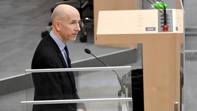 Arbeitsminister Martin Kocher (Bild: APA/ROLAND SCHLAGER)
