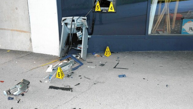 Die Männer sollen auch einen Bankomaten in Leogang gesprengt haben. (Bild: LPD Salzburg)