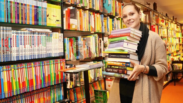 Claudia Maralik von der Buchhandlung Plautz in Gleisdorf hat Videos mit Lese-Tipps für Kinder und Jugendliche gestaltet. (Bild: Juergen Radspieler)