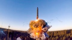 Staaten drohen sich gegenseitig immer wieder mit dem Einsatz von Nuklearwaffen (Symbolbild). (Bild: ASSOCIATED PRESS)