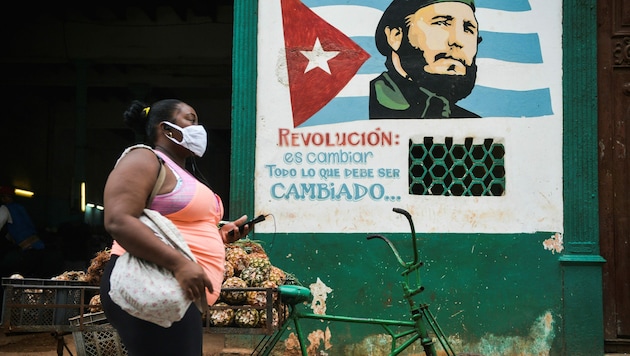 Die Mutation des Coronavirus, die zuerst in Südafrika entdeckt wurde, konnte man nun auch in Kuba und Panama nachweisen. (Bild: AFP)