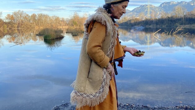 Als Schamanin und Ureinwohnerin Vorarlbergs möchte Valruna das Erbe unserer Ahnen wieder reaktivieren. (Bild: zvg/Krättli)