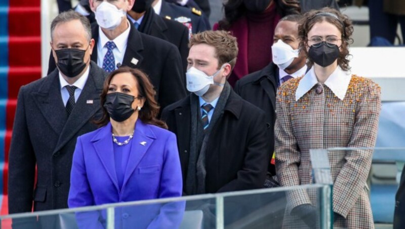 Doug Emhoff, Cole Emhoff und Ella Emhoff bei der Angelobung von Kamala Harris in Washington (Bild: 2021 Getty Images)