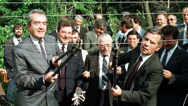 Ende des Eisernen Vorhangs: Ex-Außenminister Alois Mock mit Ungarns Amtskollege Gyula Horn. (Bild: Bernhard J. Holzner)