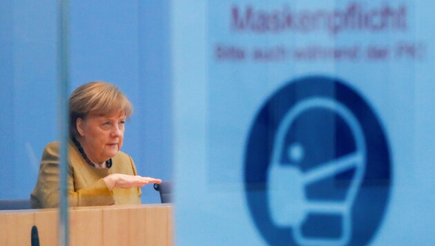 Die Deutsche Kanzlerin machte aber auch Hoffnungen für den Frühling. (Bild: AFP/FABRIZIO BENSCH)