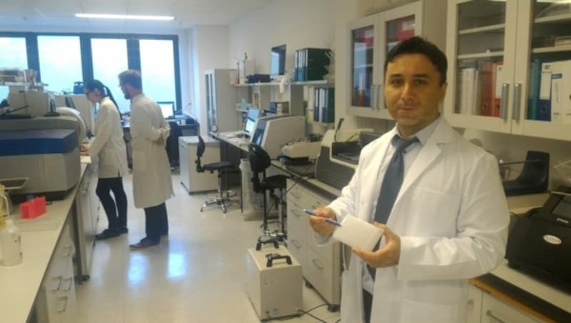 Kamil Önder, Geschäftsführer von Procomcure Biotech, im Labor (Bild: Procomcure)