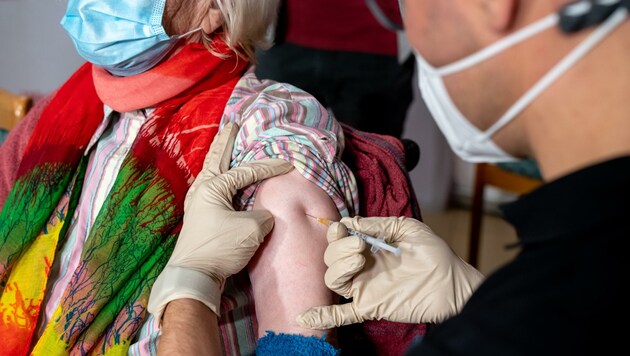 Knapp 37.000 Landsleute haben die Covid-Impfung erhalten (Bild: Imre Antal)