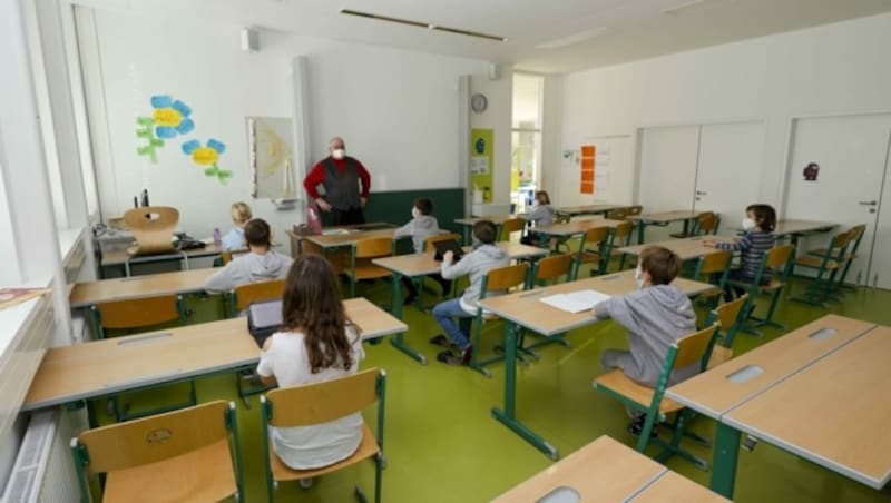 Wer zuhause nicht betreut werden kann, darf auch im Lockdown in die Schule kommen (Bild: Tschepp Markus)