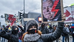 Protestkundgebungen gegen die Verschärfung des Abtreibungsrechts in Warschau (Bild: AFP)