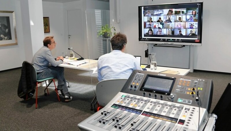 Ein Videokonferenzraum. (Bild: Christian Jauschowetz)