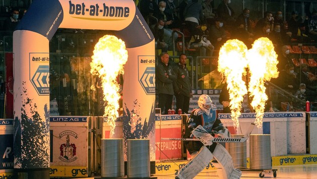 Linz und sein Eishockey-Zerwürfnis: Seit dem Frühling des Vorjahres ist hier Feuer am Dach (Bild: BWL/Reinhard Eisenbauer)