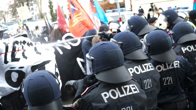 Am Samstag eskalierte eine Demonstration in Innsbruck. (Bild: Seebrücke Innsbruck)