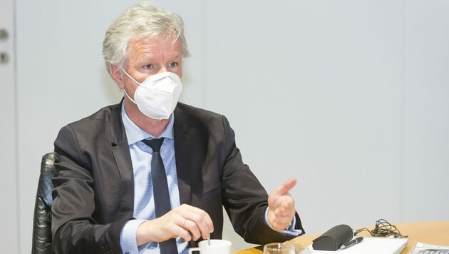 Gerald Fleisch, Geschäftsführer der Landeskrankenhaus Betriebsgesellschaft. (Bild: Mathis Fotografie)