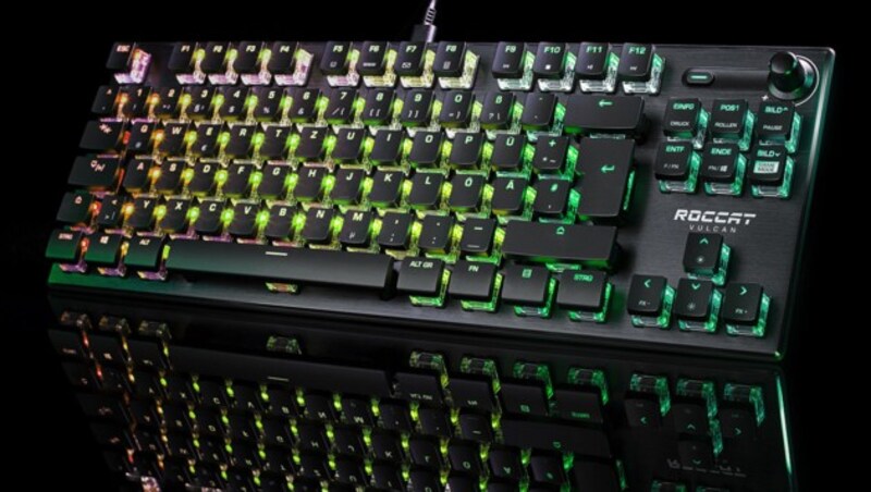 Gaming-Tastaturen wie die Roccat Vulcan Pro TKL bieten oft auf Tastenebene programmierbare RGB-Beleuchtung. (Bild: Roccat)