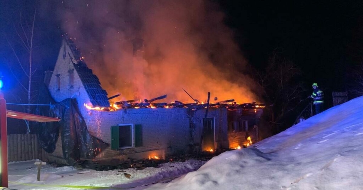 Ursache Unbekannt - Haus In Vollbrand: Strom Im Ganzen Ort Ausgefallen ...