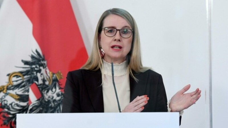 Wirtschaftsministerin Margarete Schramböck (ÖVP) (Bild: APA/HELMUT FOHRINGER)