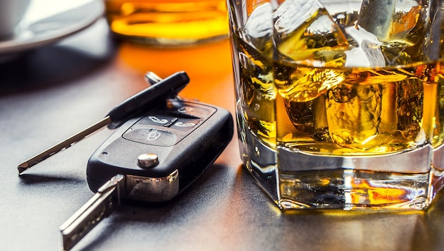 Anyone who has drunk too much and drives a car must expect harsh consequences. Many people are not initially aware of just how severe these consequences are. (Bild: stock.adobe.com)