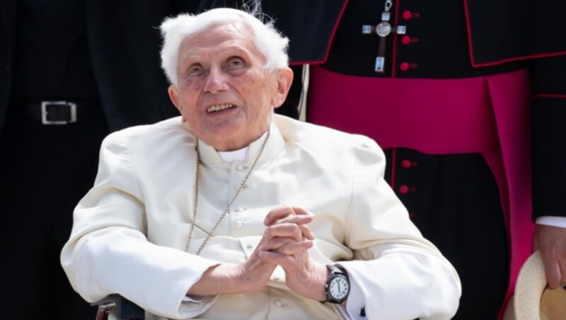 Der emeritierte Papst Benedikt XVI. im Juni 2020 (Bild: APA/dpa/Sven Hoppe)