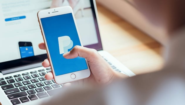 Um die virtuelle Geldbörse des US-Finanzdienstes nutzen zu können, muss die neueste Version der PayPal-App auf dem iPhone oder einem Android-Smartphone installiert sein. (Bild: ©sitthiphong - stock.adobe.com)