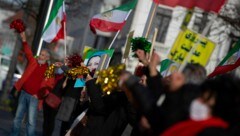 Freude unter Iranern in Antwerpen über das Urteil gegen den Diplomaten. (Bild: The Associated Press)