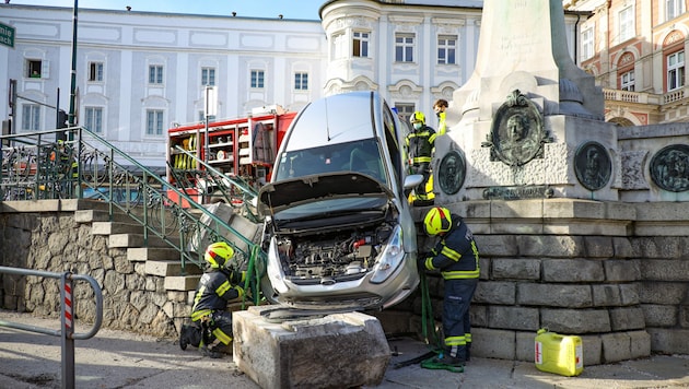 Der ungewöhnliche Unfall ereignete sich am Nachmittag beim Richter-Denkmal in Lambach (Bild: laumat.at/Matthias Lauber)