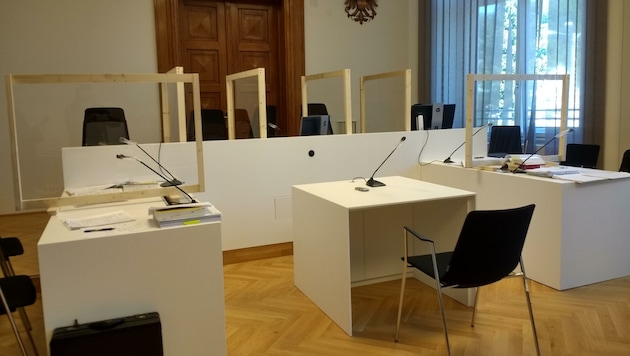Verhandlungssaal in Corona-Zeiten: hier im Landesgericht Salzburg (Bild: Lovric Antonio)